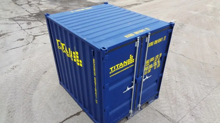 10stopé přepravní kontejnery