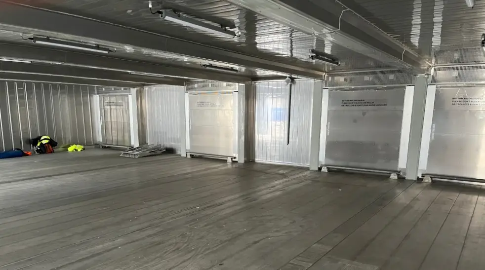 Instalace modulárního chladírenského kontejneru tvořícího jednotku SuperStore